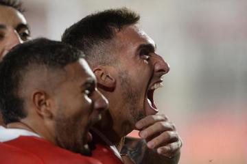 Estudiantes venció 2-0 a Newell's