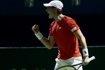 ¡Triunfazo de Buse! Peruano venció a Jarry e igualó la serie ante Chile
