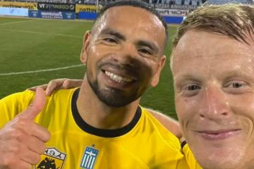 Alexander Callens jugó 90 minutos en la victoria de AEK sobre Lamia