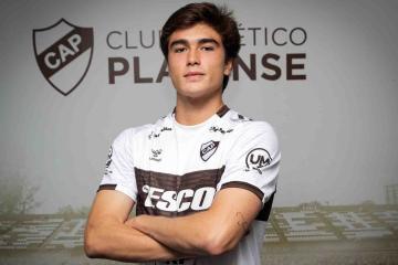 (FOTOS) ¡Se hizo oficial! Goicochea fue presentado en Platense de Argentina