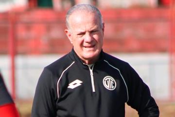 Ramacciotti: "Da la impresión que el referee del VAR quiere ser más conocido que el árbitro principal"
