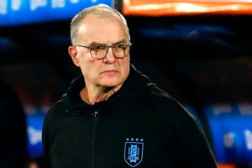 Marcelo Bielsa desconvocó a cinco jugadores de cara al partido ante Costa de Marfil