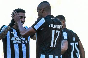 Botafogo venció a Fluminense y quedó cerca de la clasificación en el Campeonato Carioca