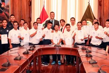 Equipo de futsal down de Alianza Lima fue reconocido en Congreso de la República