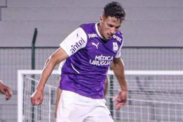 Barco fue suplente en derrota de Defensor Sporting