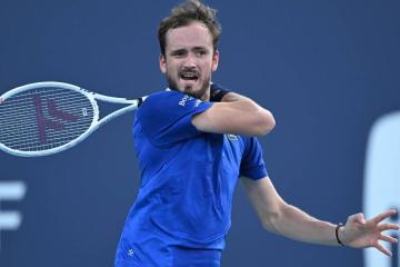 Medvedev accedió a cuartos de final en Miami