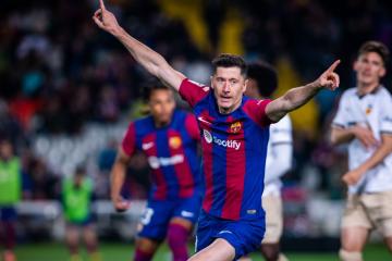 Con tres goles de Lewandowski, Barcelona venció al Valencia