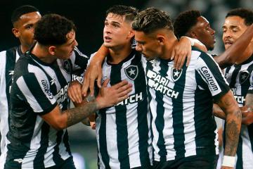 Ojo, Universitario: Botafogo consiguió su primera victoria en el Brasileirao