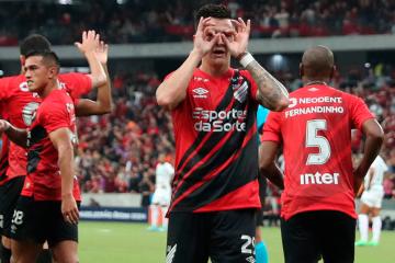 Ojo, Garcilaso: Cuiabá cayó goleado ante Paranaense en el inicio del Brasileirao