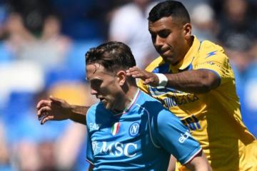 Napoli empató en casa frente al Frosinone