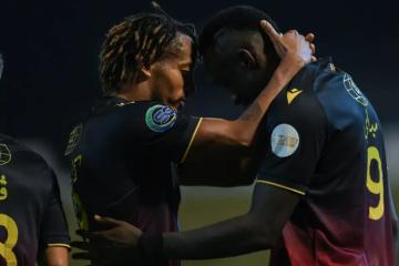 Con Carrillo de titular, Al-Qadisiya venció a Al Qaisumah por el ascenso árabe
