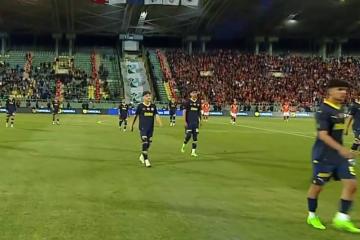 Insólito: Fenerbahce abandonó el campo al minuto de juego y Galatasaray conquistó la Supercopa de Turquía