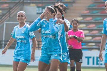 Cristal goleó por 3-0 a Cantolao en la Liga Femenina