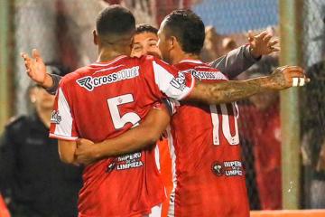 Sorpresa: Talleres Remedios eliminó a Instituto de la Copa Argentina