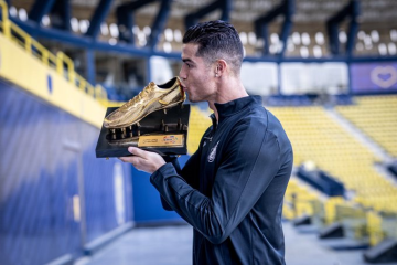 Cristiano Ronaldo: "Yo no sigo los récords, los récords me siguen a mí"
