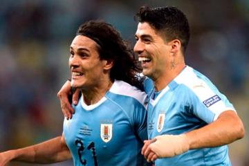 Suárez y Cavani reservados por Bielsa en lista previa para la Copa América