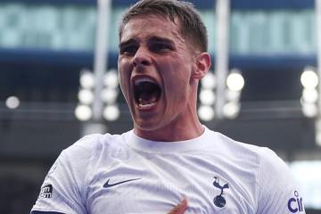 Tottenham superó a Burnley y aún sueña con clasificar a Champions League