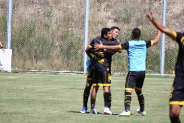 ¡Punto y punta! Cantolao, sobre la hora, arrancó empate en Ayacucho y lidera su grupo