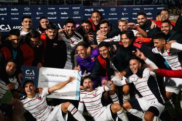 Colón debutó con triunfo y avanzó en la Copa Argentina