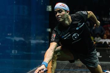 Diego Elías debutó con triunfo en el PSA World Championship