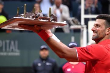 Djokovic ganó en su debut en Ginebra