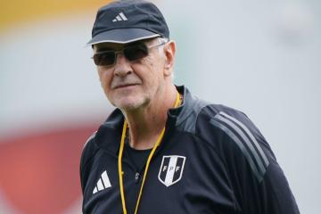 Fossati: "Me da la impresión que la 'U' y Alianza fueron equipos respetados por su rivales"