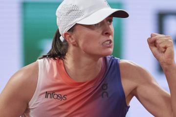 Swiatek superó en partidazo a Osaka