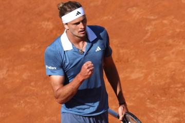 Zverev avanzó a cuartos de final en Roma