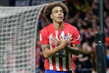 Axel Witsel renovó con Atlético Madrid por una temporada más