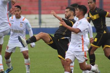 Ayacucho FC triunfó a domicilio y alcanzó la cima de la Zona Sur