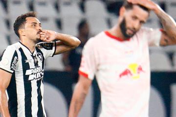 Botafogo le remontó a Bragantino en casa por el Brasileirao