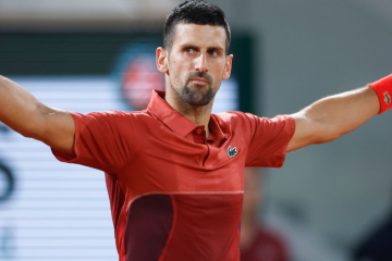 Novak Djokovic clasificó a cuartos de Roland Garros tras vencer al argentino Cerúndolo