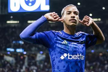 Cruzeiro venció a Cuiabá y se acercó a la cima del Brasileirao