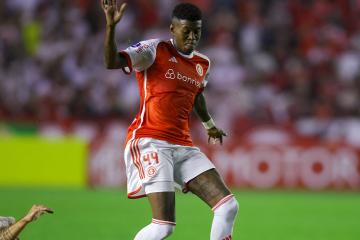Internacional venció a Delfín y avanzó en la Copa Sudamericana