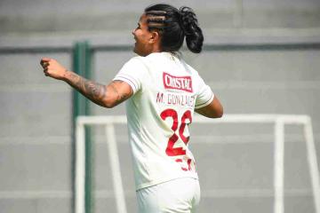 ¡Triunfo y punta! Universitario goleó 4-1 a FC Killas con triplete de Manuela González