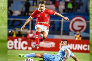 Gilmar Paredes deja Cienciano y pega la vuelta a Sporting Cristal