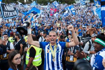 ¿Se acerca el retiro? Pepe no continuará en Porto
