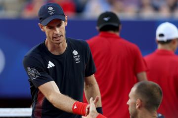 Andy Murray debutó con triunfo en dobles en París 2024