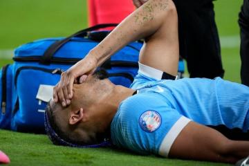 Ronald Araújo deberá ser operado y será baja en Barcelona