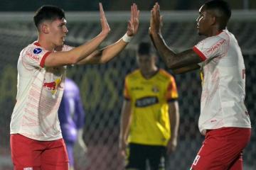 Bragantino clasificó a octavos de final en la Sudamericana