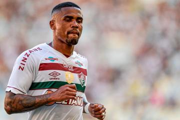 Douglas Costa dejó de ser jugador de Fluminense