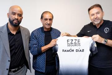 Ramon Díaz fue presentado como nuevo técnico de Corinthians