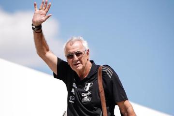 Fossati: "Creemos que Perú tiene el material suficiente para llegar a la meta de clasificar al Mundial"