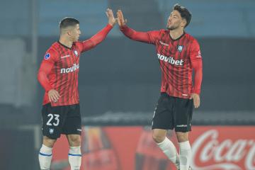 Huachipato ganó en penales en Uruguay y avanzó a octavos de la Sudamericana