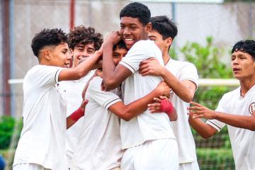 Universitario se impuso en tres clásicos frente a Alianza Lima en Torneo Élite Federación Oro