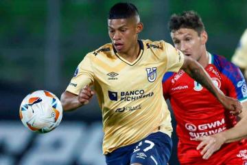 Católica de Ecuador se despidió de Kevin Quevedo