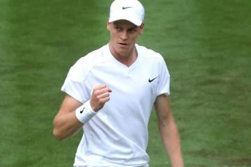 Sinner debutó con triunfo en Wimbledon