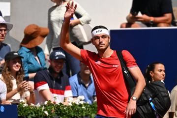 Taylor Fritz remontó y se metió a octavos en París 2024