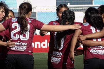 UNSAAC goleó a Deportivo Municipal en la fase descenso de la Liga Femenina