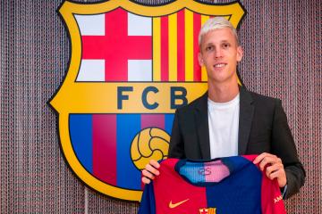 Dani Olmo fue presentado como nuevo jugador del Barcelona
